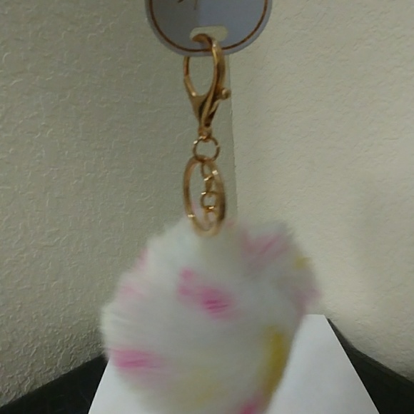 PomPom Key Chain - Picture 7 of 8